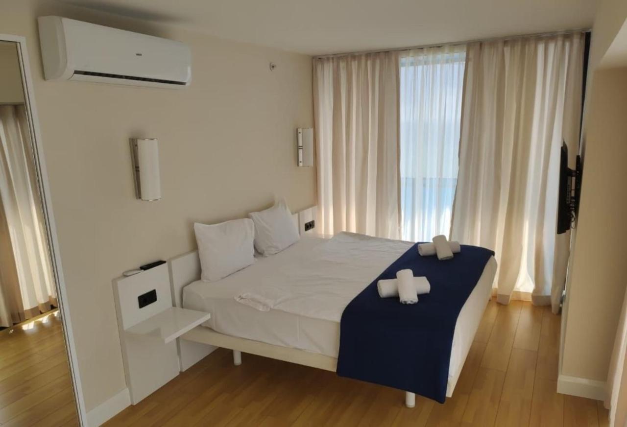 Orbi City Sea View Hotel In Batoemi Buitenkant foto