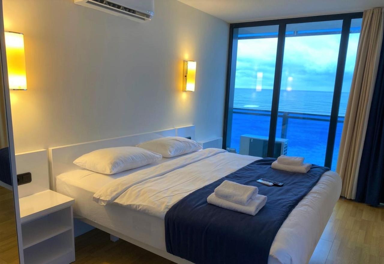 Orbi City Sea View Hotel In Batoemi Buitenkant foto